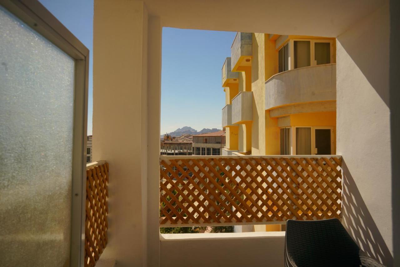 Petra Main Gate Studios Wadi Musa Extérieur photo
